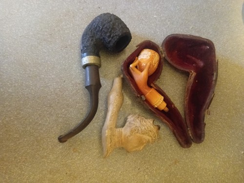 Three smoking pipes - ,, peterson